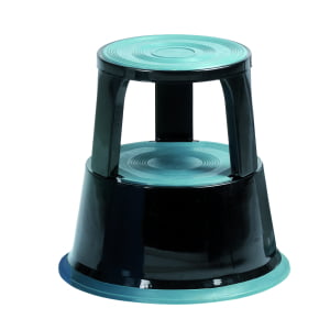 Steel kick step for accessing high areas safely